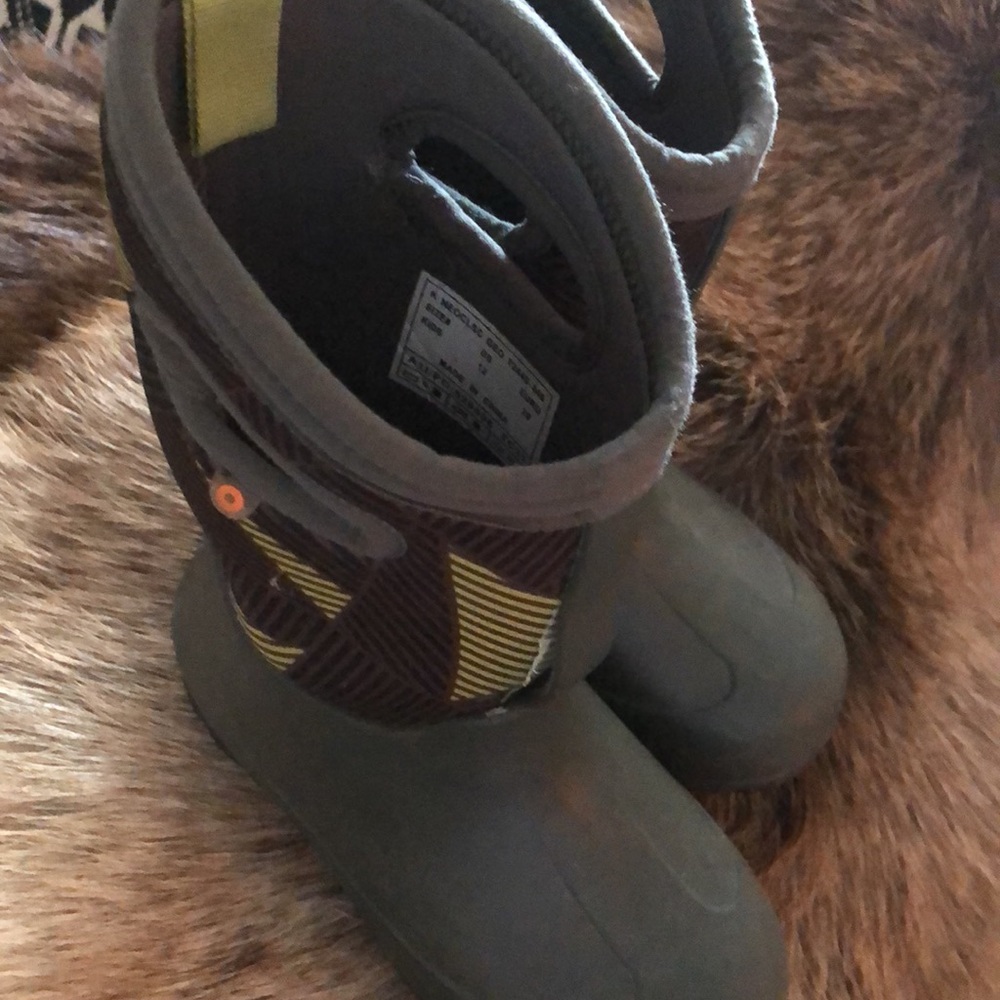 Kids size 12 BOGS winter boots!